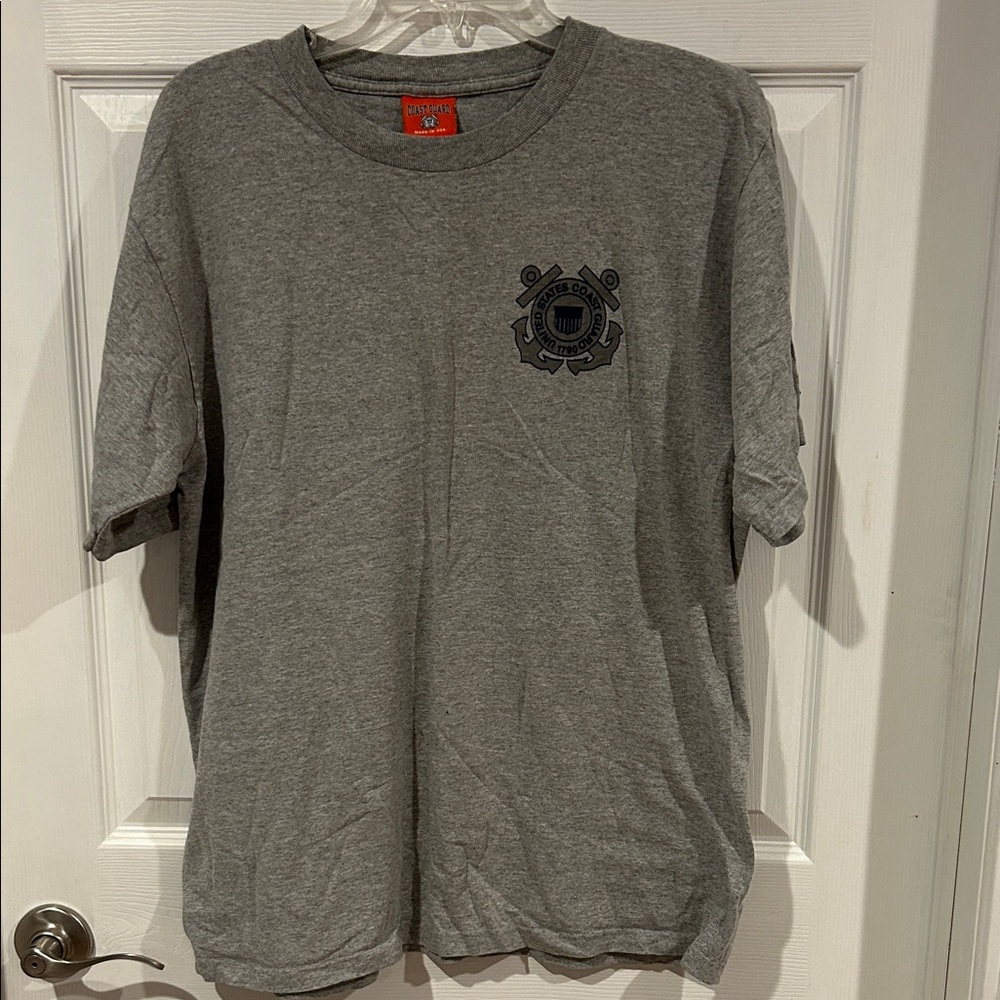 Men's Gray Short-Sleeve Crewneck Tee with Coast Guard Emblem